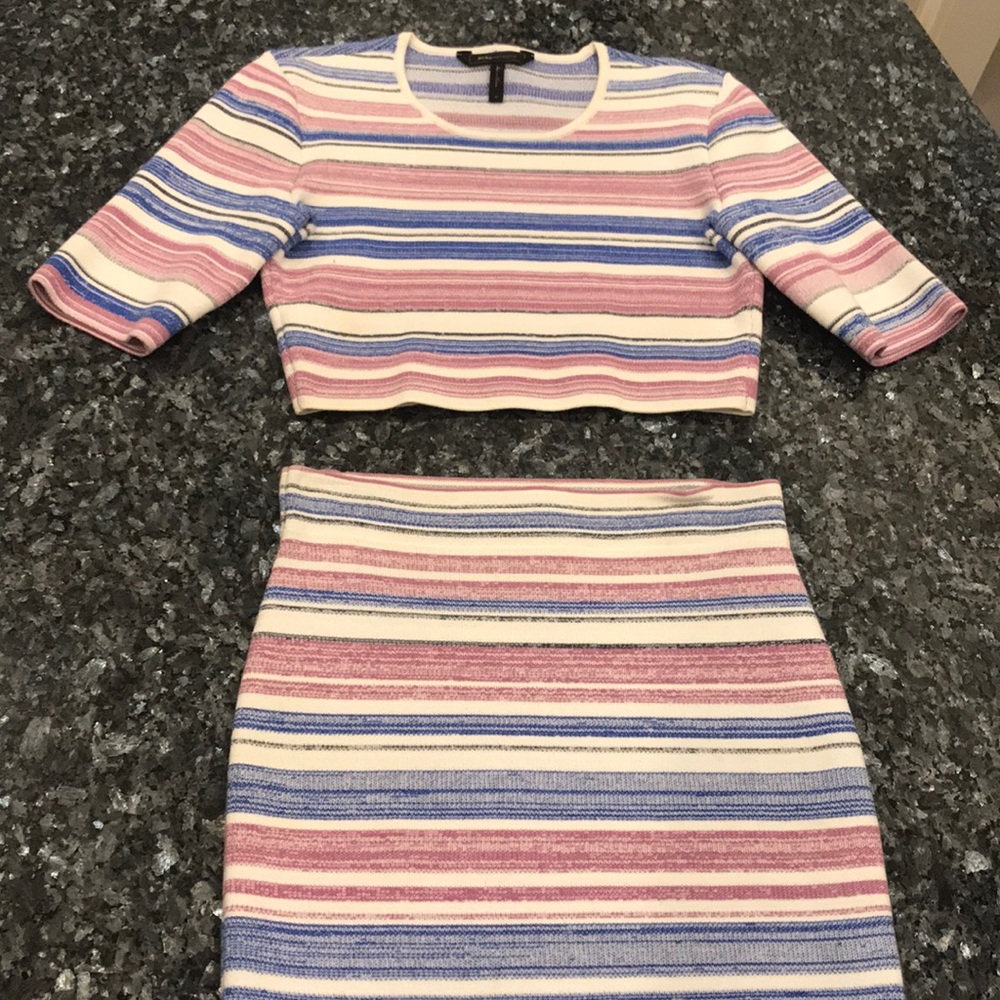 BCBG MAXAZRIA TWO PIECE STRETCH SKIRT AND MID TOP